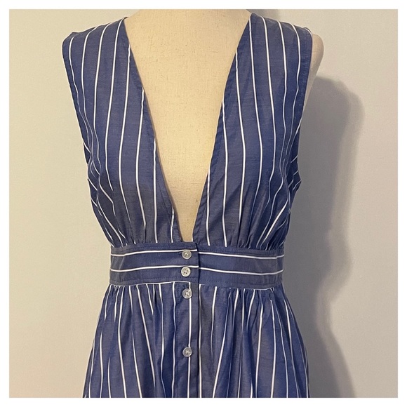 Urban Outfitters Plunging Neckline Picnic Dress - Picture 4 of 6